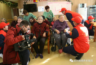 優雅,從容:晚晴老奶奶鏡頭前風采不減當年